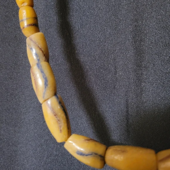 Vintage handmade Krobo glass trade beads, Using recycled-glass techniques - Picture 14 of 16